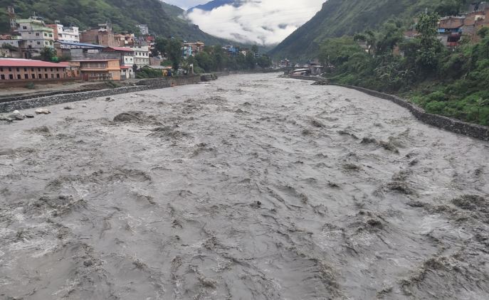 कालीगण्डकी उर्लिएपछि पर्वतको सेतीवेणीबजार डुबानमा