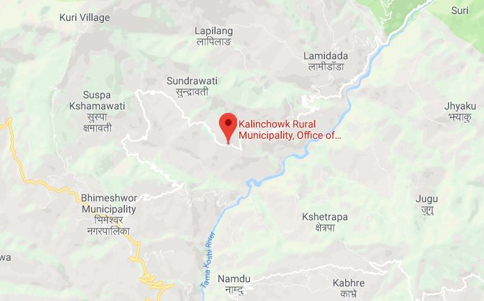 दोलखामा खोलाले कार बगाउँदा एकको मृत्यु, दुई जना घाइते