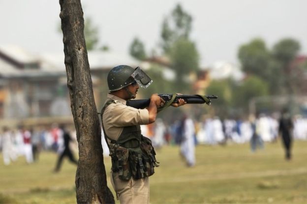 कश्मिरमा कडा सुरक्षाबीच दोहोरो गोली हानाहान