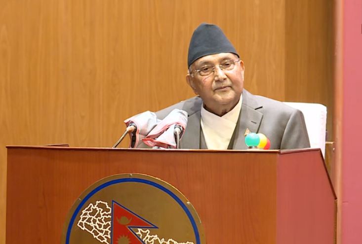 मानिसहरु जंगिएर सामाजिक सञ्जाल चलाइरहेका छन्, सभ्य भएर प्रश्न गर्नुस् : प्रधानमन्त्री ओली