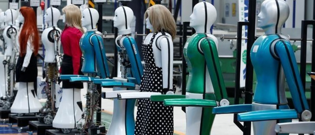 रोबोटले खोस्दै ८० करोड मानिसको रोजगारी!