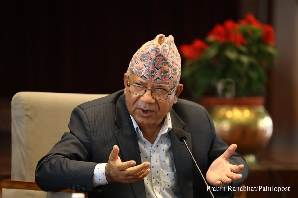 इन्धनको मूल्यवृद्धि हुँदा माधव नेपाल अचम्मित : प्रधानमन्त्रीले आपूर्ति मन्त्री नपाए हामी दिन्छौं