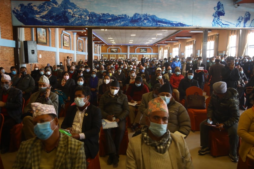 प्रचण्ड-नेपाललाई ३ सय १० केन्द्रीय सदस्यको साथ