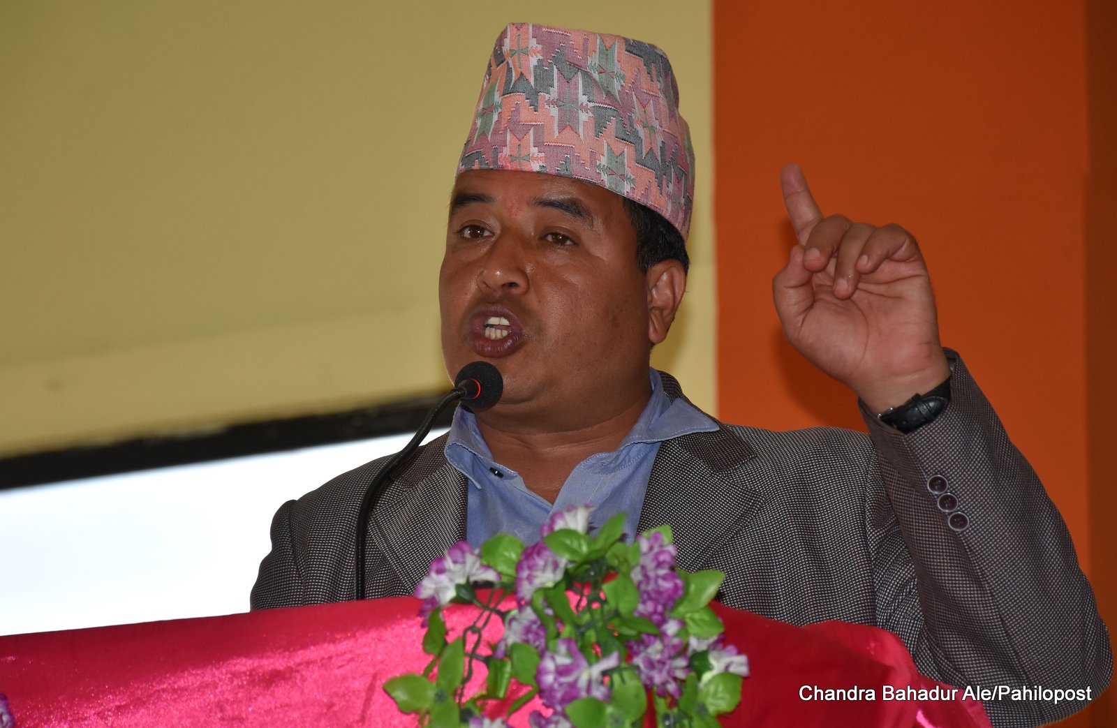 महेश बस्नेतको घरको गेटमा राखिएको बम सेनाले पार्‍यो निष्क्रिय