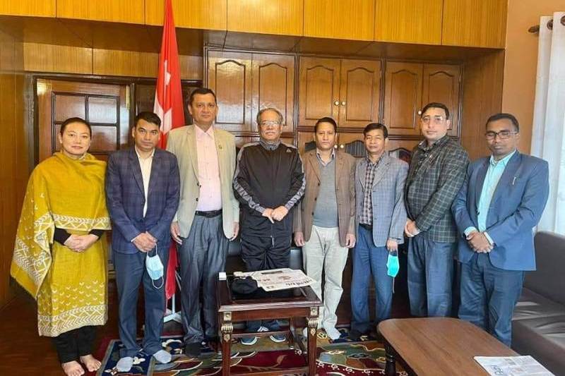 लेखराज भट्टसँगै ओली समूहमा गएका प्रदेश सांसद जोशी दाहाल-नेपाल समूहमै फर्किए