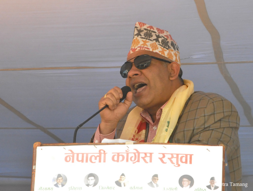 रसुवागढी नाका पूर्ण रुपमा सञ्चालनमा ल्याउन कांग्रेस नेता मोहन आचार्यको जोड