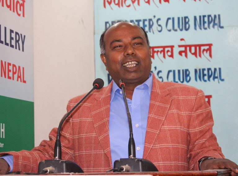 ओली भन्दा प्रचण्डको नेतृत्वमा सरकार बनेको राम्रो : मनिष सुमन