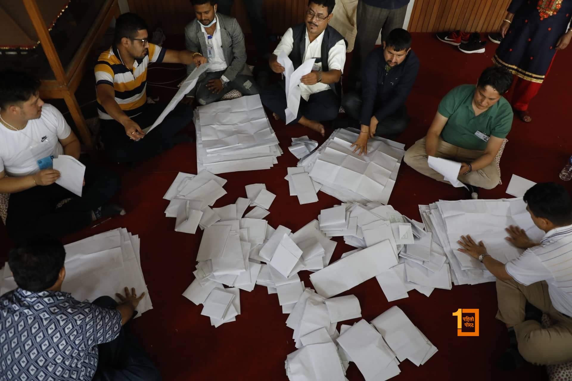 काठमाडौं महानगरपालिकाको मतगणना सुरु, १ र ३२ वडाबाट खोलियो मतपेटिका