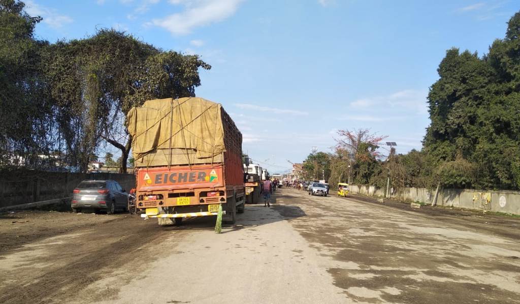 रक्सौल भन्सारमा रोकिएका औषधि र कच्चा पदार्थ आउन थाले नेपाल