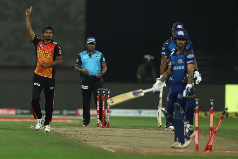 मुम्बइले हैदराबादलाई दियो १ सय ५० रनको लक्ष्य