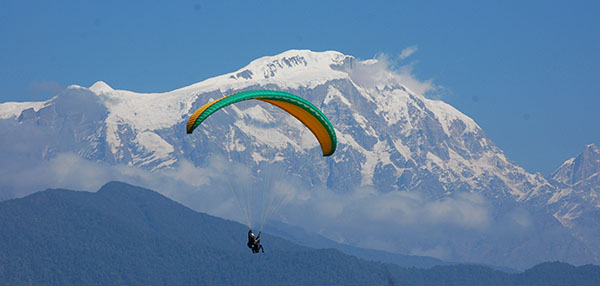 ​सुदूरपश्चिमकै पहिलो प्याराग्लाइडिङ बैतडीमा