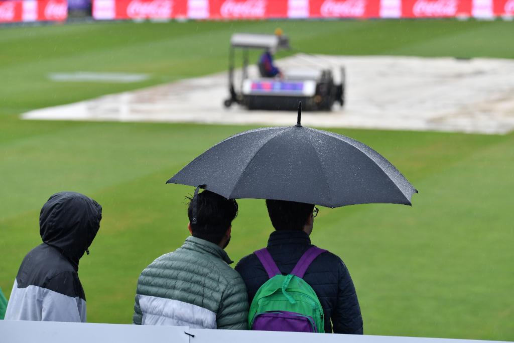 विश्वकप क्रिकेट : वर्षाका कारण पाकिस्तान र श्रीलंकाबीचको खेल रद्ध