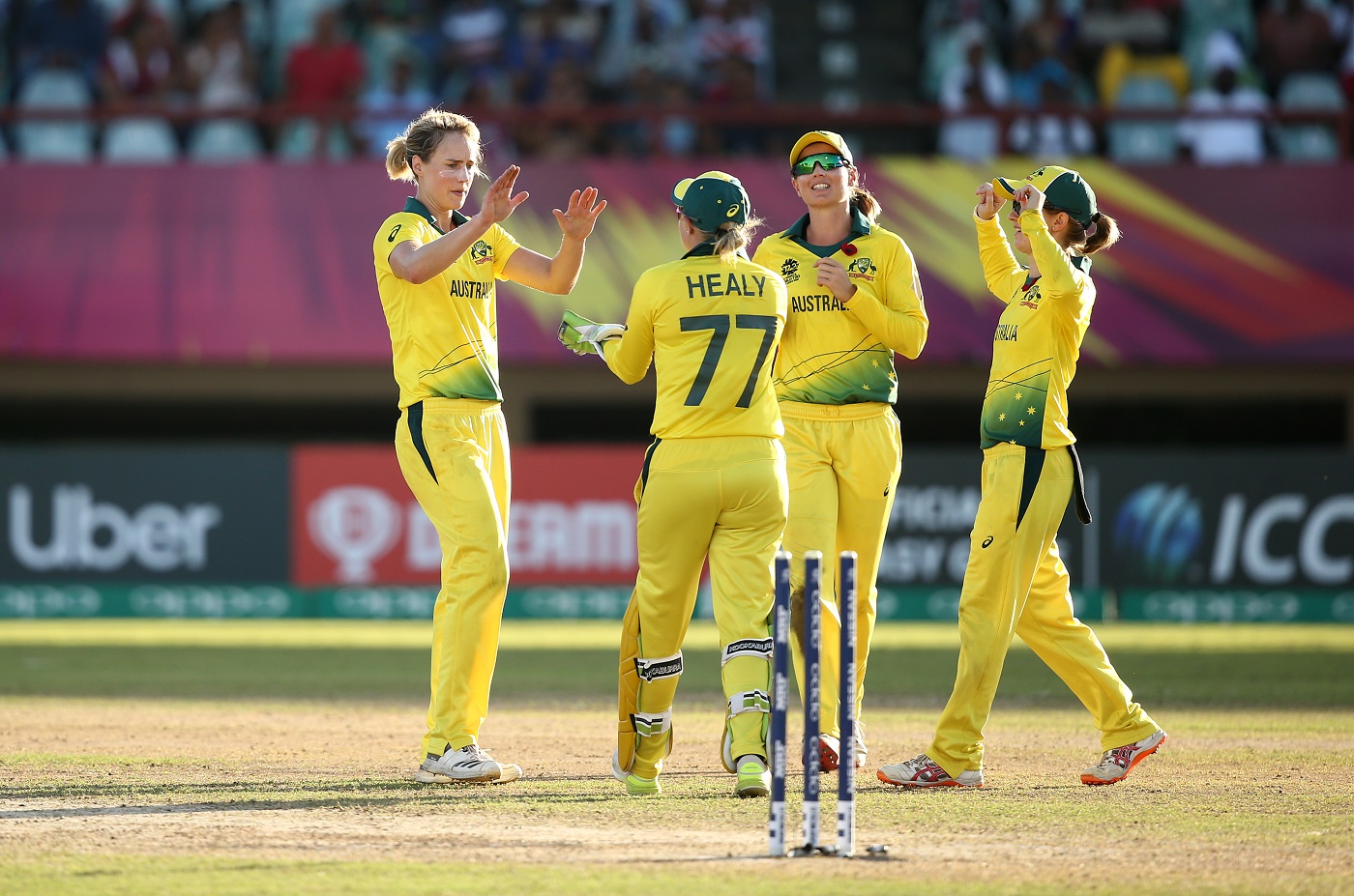 आइसीसी टी-२० महिला विश्वकप : उपाधिका लागि अष्ट्रेलिया र इंग्ल्याण्ड भिड्ने