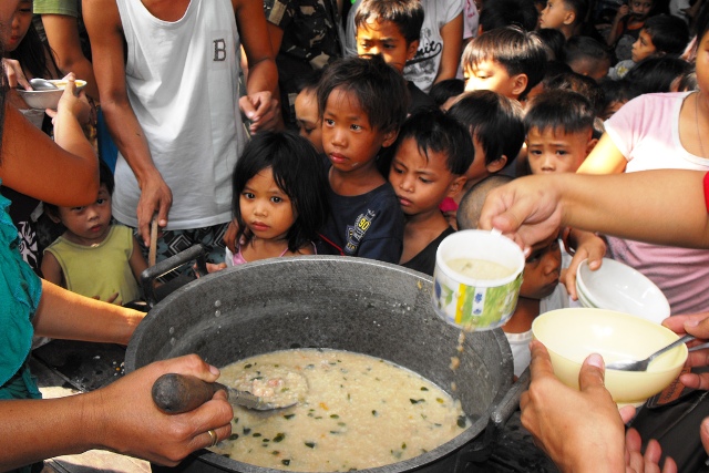 फिलिपिन्सका २७ लाख नागरिक भोकमरीको चपेटामा