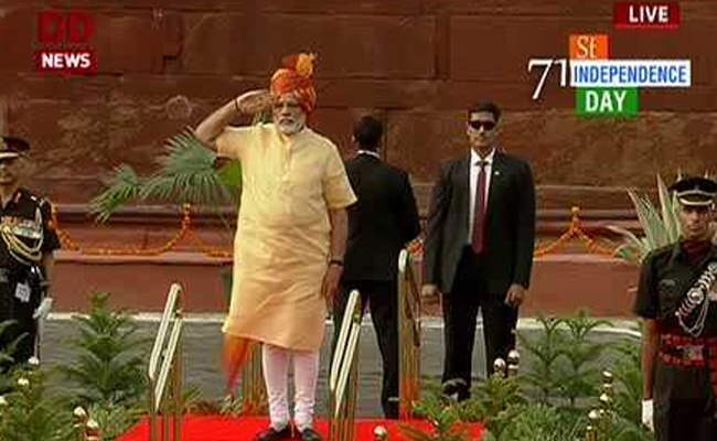 आज भारतको ७० औं स्वतन्त्रता दिवस, विरोधी शक्तिकाविरुद्ध लड्न भारत सक्षम रहेको प्रधानमन्त्री मोदीको भनाइ