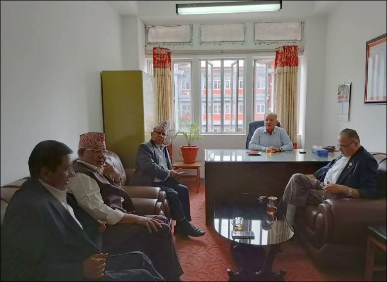 प्रचण्ड-नेपाल गृहकार्यमै : वामदेवलाई हटाएर 'सफल'को समूहले बनायो समाजवादी केन्द्र