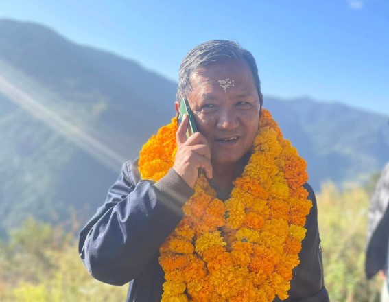 माओवादीका महासचिव देव गुरुङलाई हराउँदै एमालेका उपमहासचिव निर्वाचित