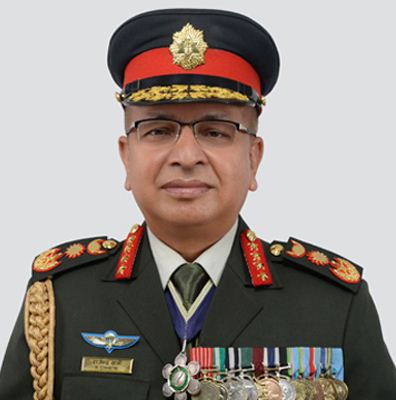 सेना प्रमुखको विश्व सम्मेलनमा भाग लिन प्रधानसेनापति क्षत्री अमेरिका प्रस्थान