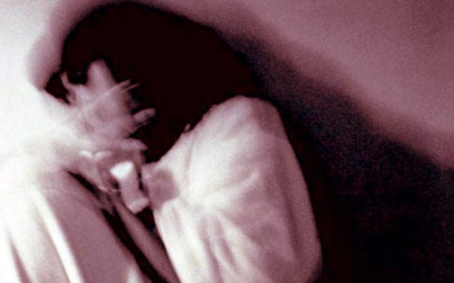 बलात्कारको विषय गाउँमै मिलाउन खोजेपछि किशोरीले गरिन् आत्महत्या