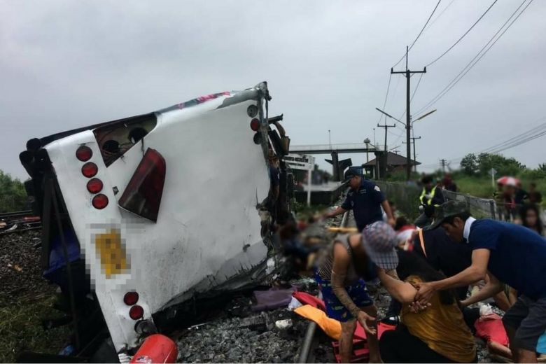 बस रेलसँग जोतिँदा १७ जनाको मृत्यु, दर्जनौं घाइते