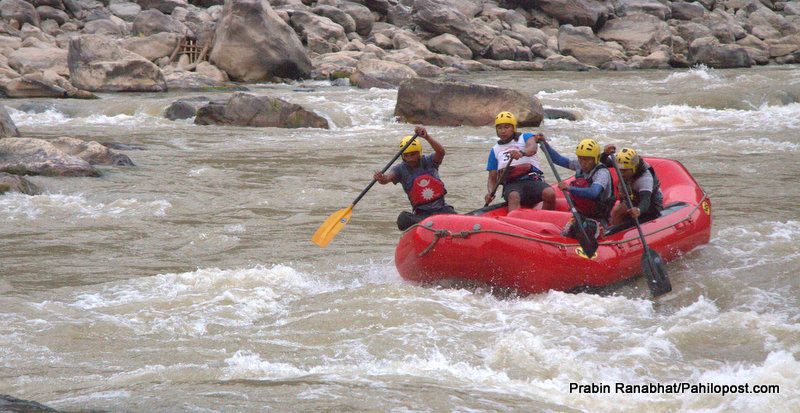 राष्ट्रिय कायाक स्लालोम च्याम्पियनसिपको उपाधि सुर्जन तामाङलाई