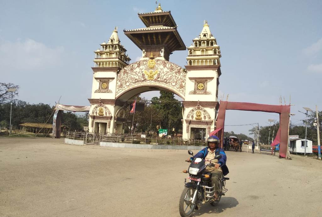 सम्भावित कोरोना संक्रमितलाई रोक्न सीमामा भारतको कडाइ, ६५ किमीमा १५ वटा ‘हेल्थ डेक्स’