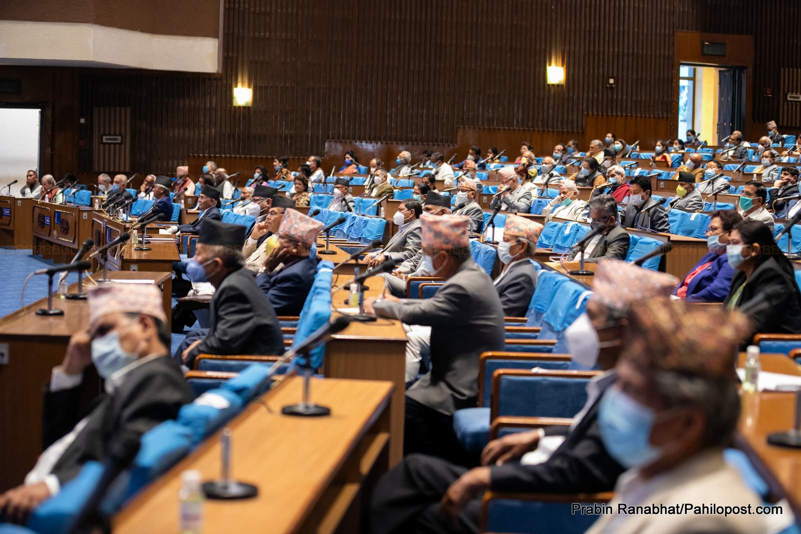 ओलीविरुद्ध एक हुँदै नेताहरु : विश्वासको मतलाई 'फेल' ख्वाउने रणनीतिमा बढ्यो सक्रियता