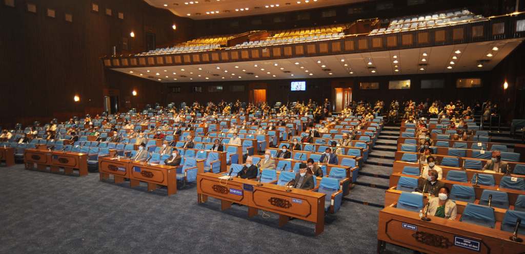 ओलीलाई मत दिन एमालेले लगायो सांसदलाई ह्वीप