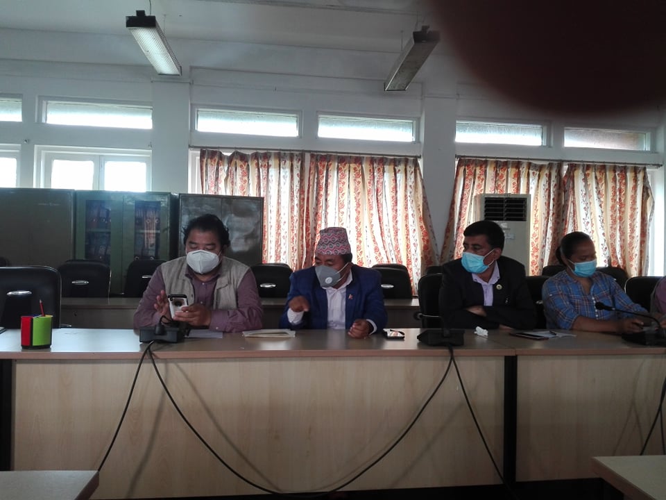 शीर्ष नेतालाई दाहालको चेतावनी: हाम्रो टाउको गनेर पार्टी विभाजनको सपना देख्ने गल्ती नगर्नुस्