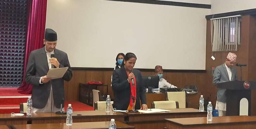 सांसद सिटौलाले लिइन् पद तथा गोपनियताको सपथ