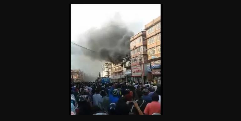 काठमाडौंको कुलेश्वरस्थित गाडीको पाटपुर्जा गोदाममा आगलागी