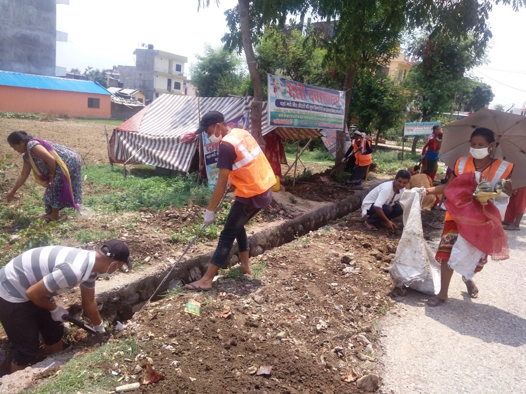 मुख्यमन्त्री रोजगार कार्यक्रमको नाममा १५ दिनमै सकियो ७० करोड : न गुणस्तरीय काम, न त दीर्घकालिन रोजगारी