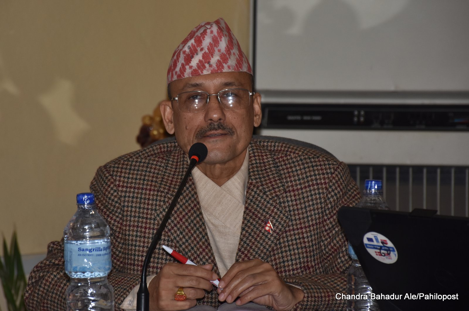 आचारसंहिता विपरीतका सामग्री हटाउन निर्वाचन आयुक्त शाहको निर्देशन