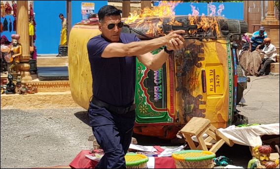 समीक्षकको नजरमा झुर फिल्म, कमाईको हिसाबले सफल, २ सय करोड नजिकै सूर्यवंशी