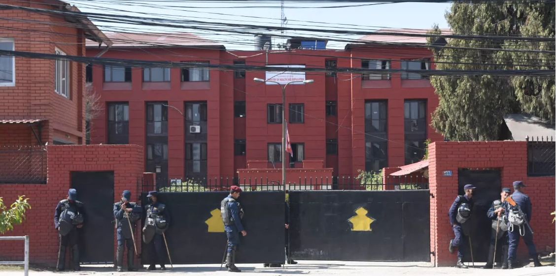  बिदामा बसेका स्वास्थ्यकर्मीलाई हाजिर हुन स्वास्थ्य मन्त्रालयको निर्देशन