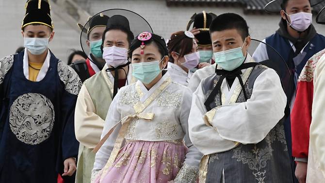 दक्षिण कोरियामा कोरोनाको कहर : एकै दिन भाइरस संक्रमितको संख्या दोब्बर बढ्यो