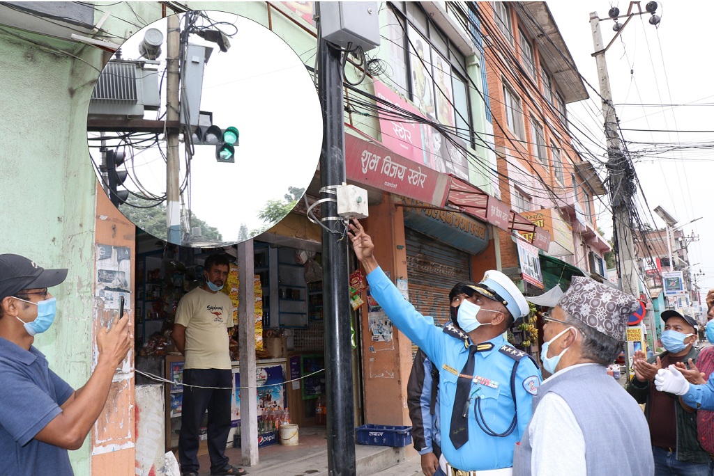 नक्साल र कमलपोखरीमा पनि ट्राफिक लाइट सञ्चालनमा