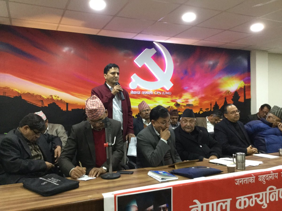 मधेसी मोर्चा देखाएर निर्वाचनमा ब्ल्याकमेलिङ : ओली