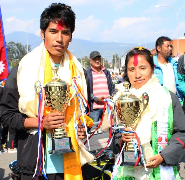 ​पाकिस्तानमा गोल्ड मेडल जितेको नेपाली ब्याडमिन्टन टोली स्वदेश फर्कियो