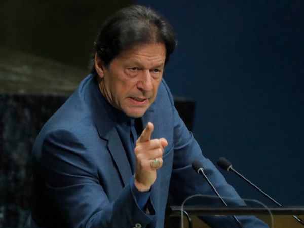 फिल्मकर्मीलाई बलिउडको नक्कल नगर्न पाकिस्तानी प्रधानमन्त्रीको आग्रह