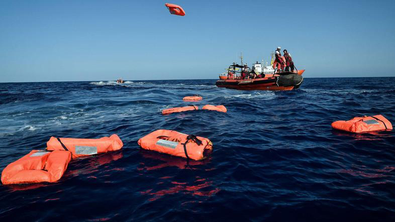 ट्युनिसियाको समुद्री तटमा आप्रवासी सवार डुंगा दुर्घटना,८० जनाभन्दा बढीको मृत्यु भएको आशंका