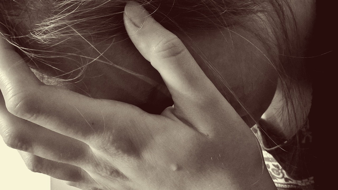 हल्यान्डकी २३ वर्षीया युवतीले प्रहरीमा गरिन् बलात्कारको उजुरी,  केटा भन्छ- सहमतिमै भएको 