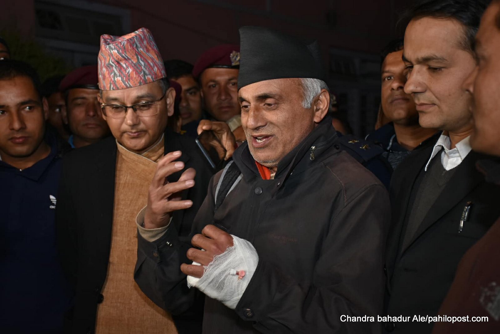 डा. केसीले तत्काल अनशन नतोड्ने, 'समर्थकको विरोध प्रदर्शन जारी'