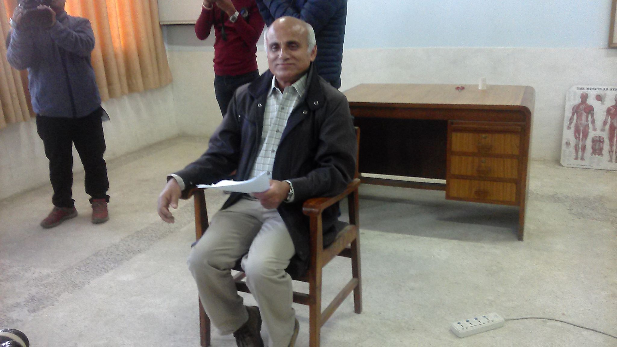 प्रधानमन्त्री भेट्न बालुवाटार पुगे डा केसी