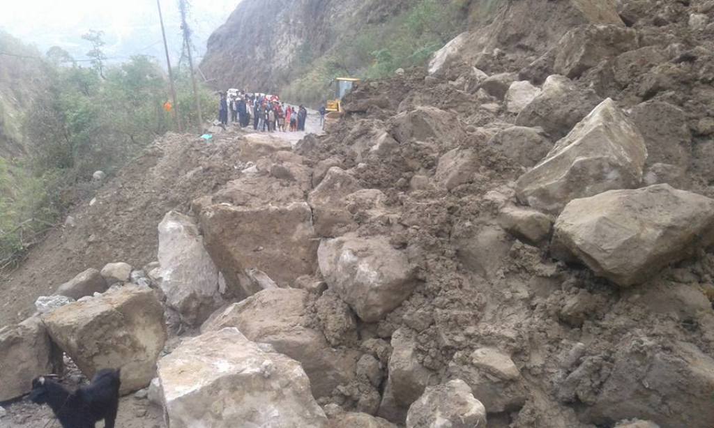 बाढी पहिरोका कारण आठ सडकमार्ग अझै बन्द, कहाँ कहाँ सडक अवरुद्ध?