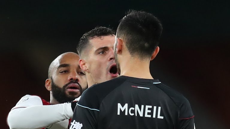 औबुमेयाङमा आत्मघाती गोलमा आर्सनल पराजित, झगडामा उत्रिएपछि साकालाई रेड कार्ड