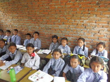 सरकारी सुविधा लिनेले छोराछोरी सामुदायिक विद्यालयमा पढाउनुपर्ने
