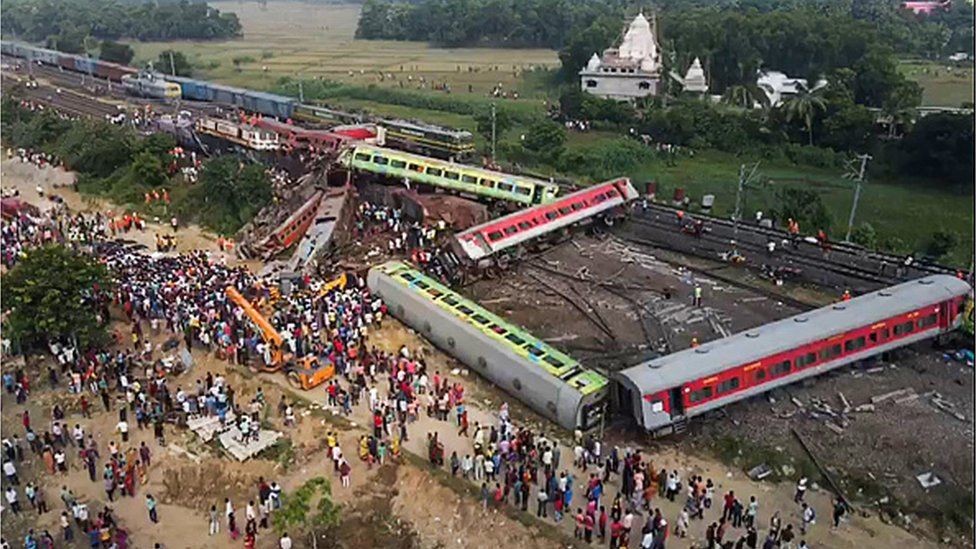 ओडिशा रेल दुर्घटना : मृत्यु हुनेको संख्या २८८ पुग्यो, भग्नावशेष हटाउने कार्य जारी