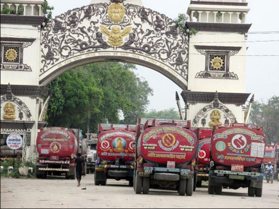 खोप पाउने भएपछि पेट्रोलियम ट्यांकर चालकको हड्ताल फिर्ता