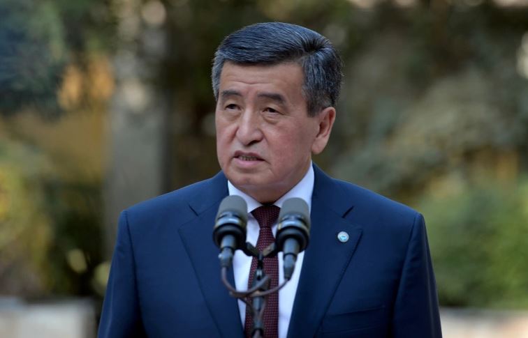 हिंसा रोक्न भन्दै किर्गिजस्तानका राष्ट्रपतिद्वारा राजीनामा दिने घोषणा